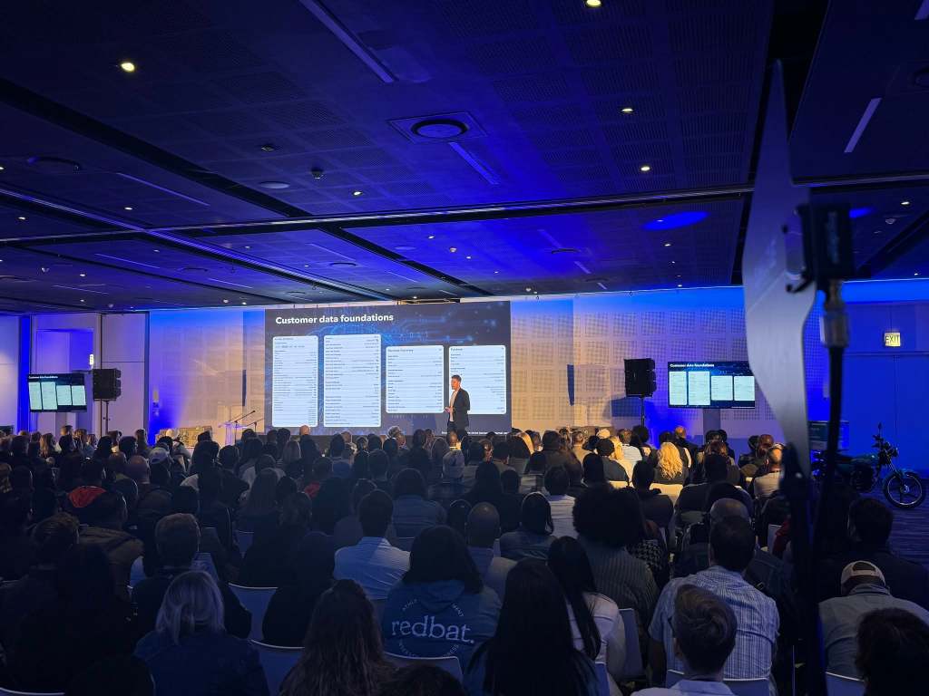 Corporate conference with professional audio, lighting and presentation systems by ExecuSound