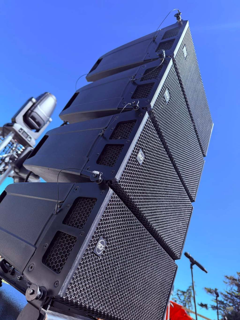 Professional line array loudspeakers available for event rental